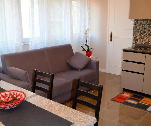 Apartment Lovely, Brand-new Flat In San Pietro