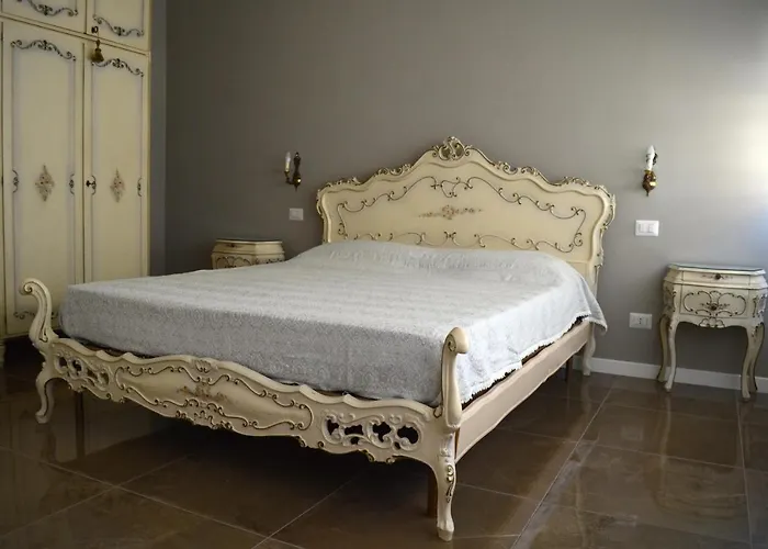 Lovely, Brand-new Flat In San Pietro Apartment